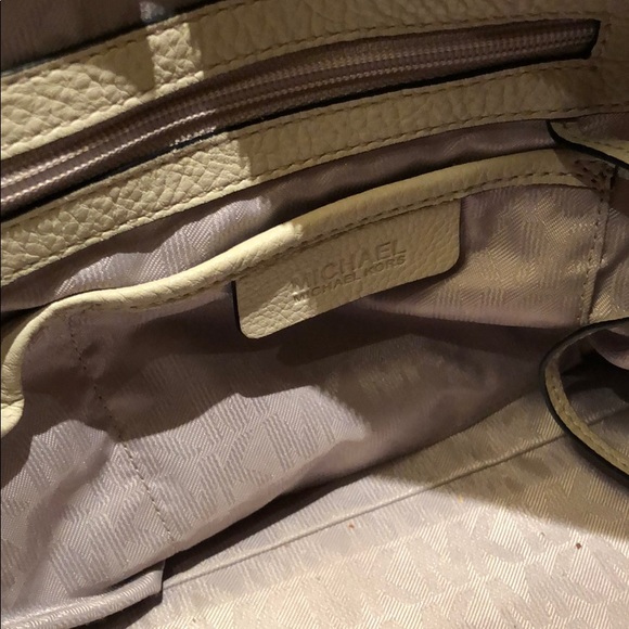 Michael Kors Purse - Picture 7 of 7